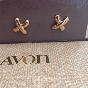 Vintage Avon 1989 GoldPlated Little Kiss X-shaped Earrings 272